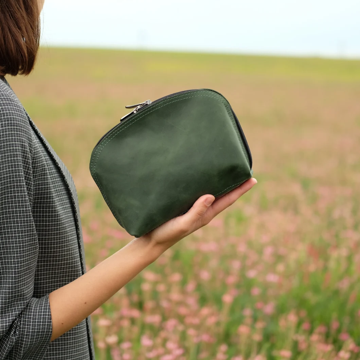 Grain Curved Dome Toiletry Pouch With Full Arch Metallic Zipper, Flat Rectangular Pull Tab And Built-In Divider Lined Interior